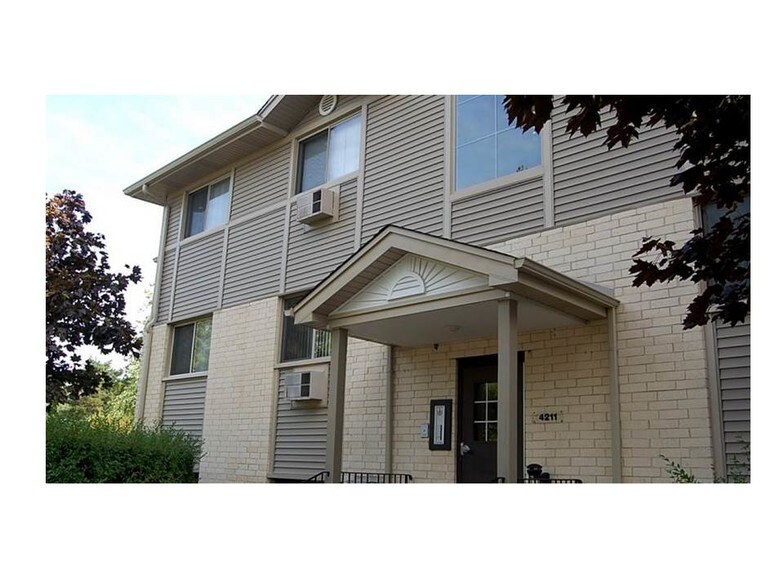 Brookstone Apartments 4247 Hickory Hills Dr Waukegan IL 60087