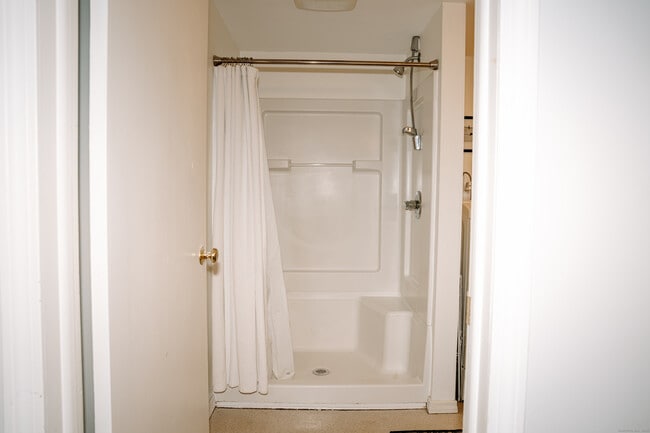 Building Photo - 15 Great Oak Ln