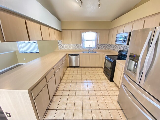 Building Photo - Spacious 3-Bedroom Home with Private Pool ...