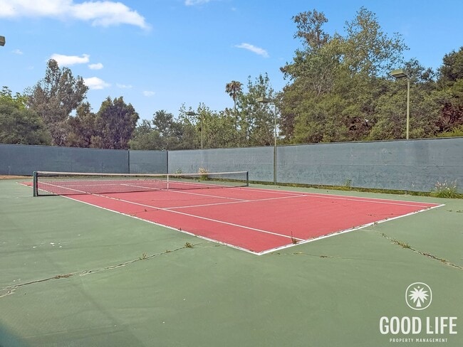 Building Photo - Inviting 2BD/1BA Gated Home in Vista with a 2 Car Garage, Private Yard & Community Amenities