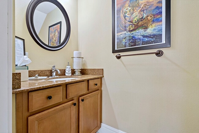 Building Photo - 507 S Willow Ave