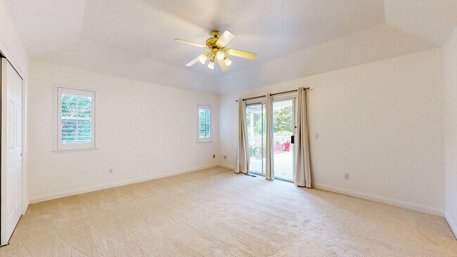 Building Photo - 7971 Oakmont Dr