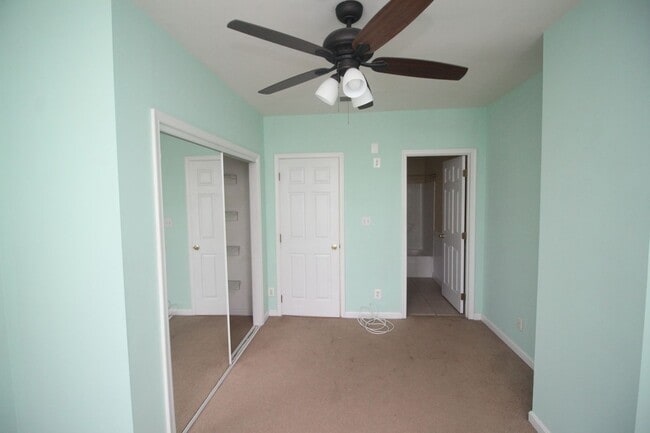 Building Photo - Simply Perfect Canton 2bd/2ba Rowhome w/ Parking! Available 5/11