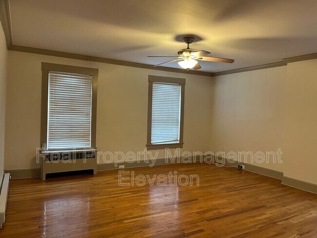 Building Photo - 523 S Cameron St