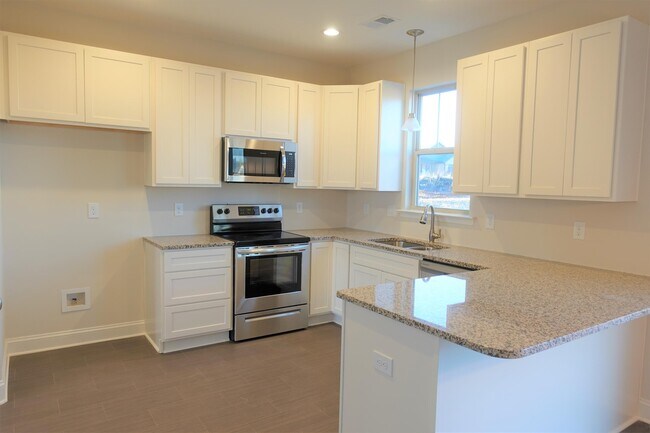 Building Photo - 2731 Millhone Dr