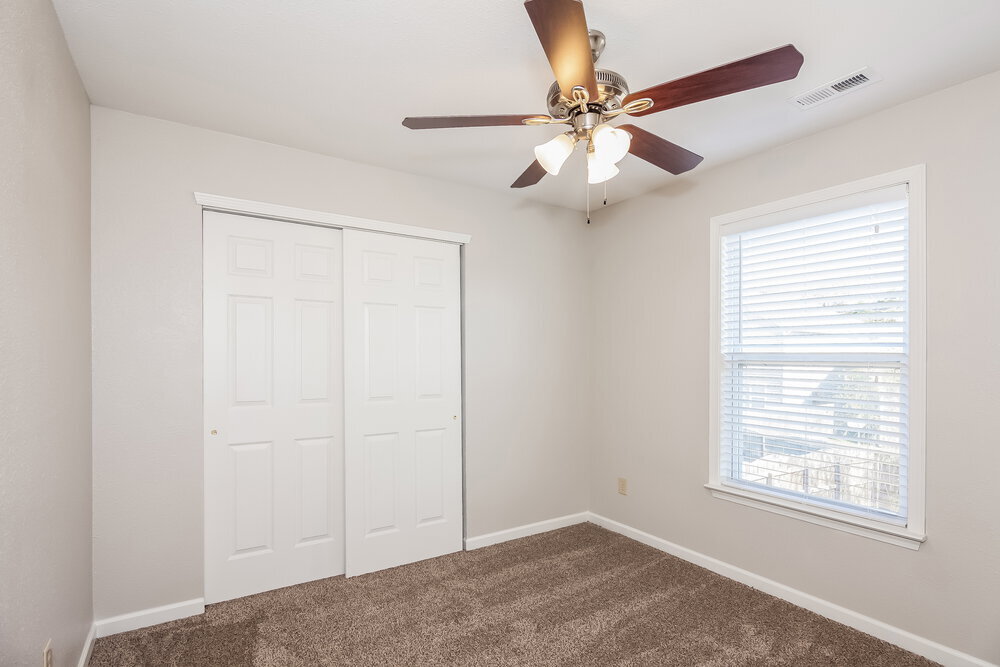 Building Photo - 943 Littleton Dr