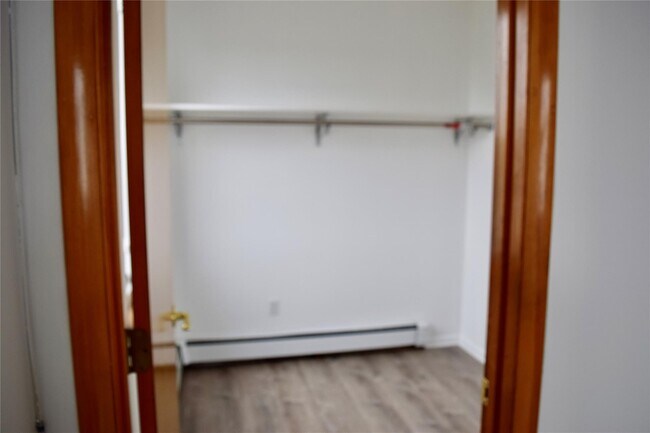 Building Photo - 24 Monroe Pl