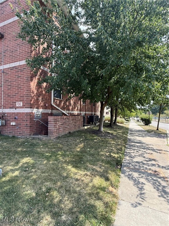 Building Photo - 409 Brown St