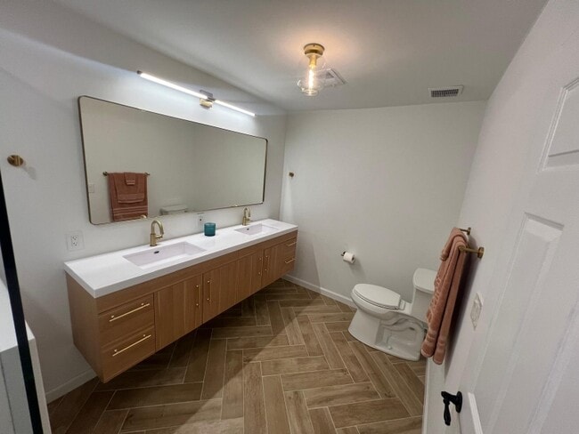 Building Photo - 4008 Rock Mill Dr