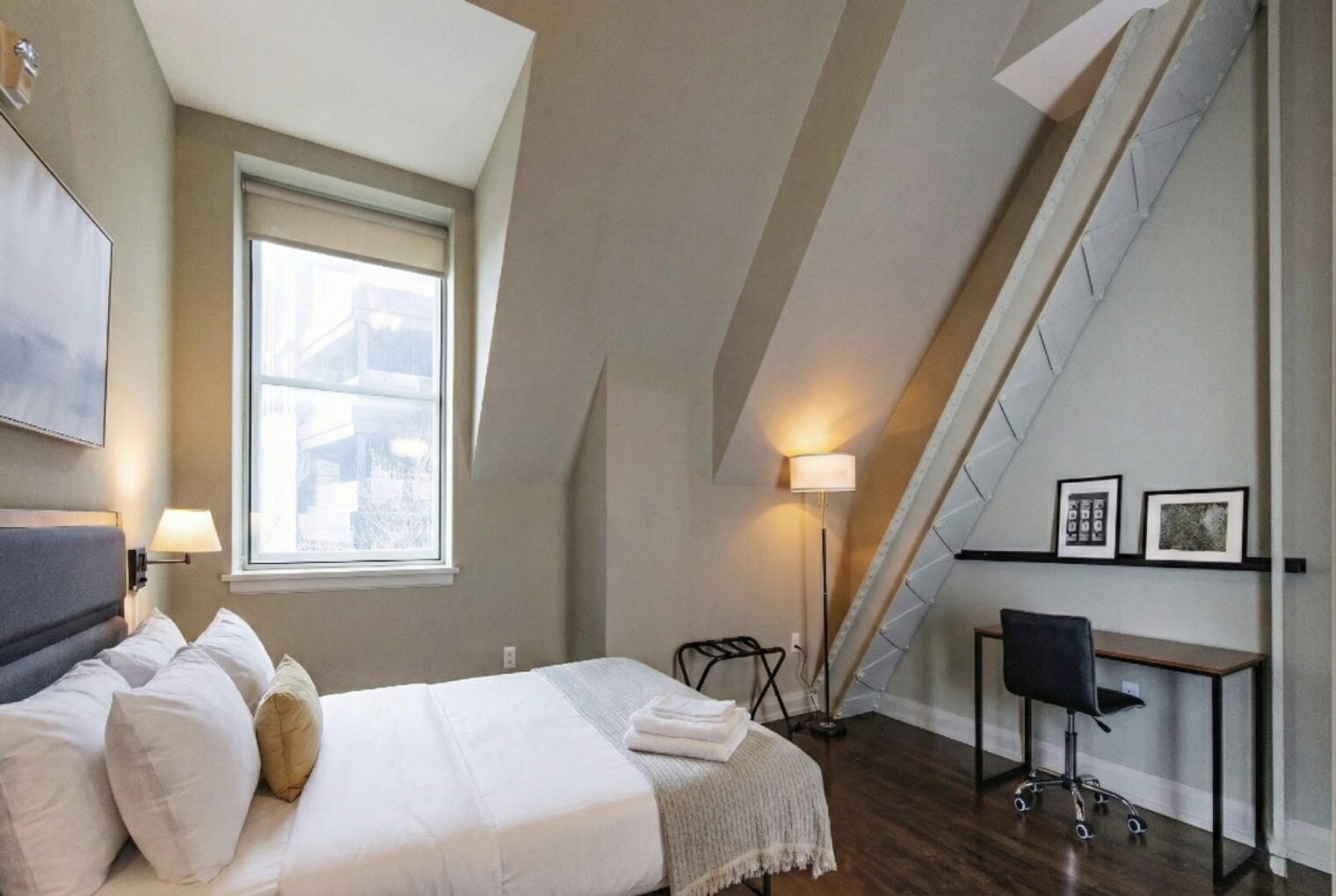 Building Photo - 225 E Michigan St