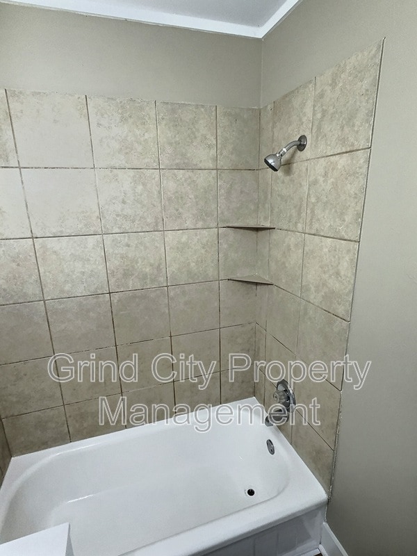 Building Photo - 1065 N Holmes St