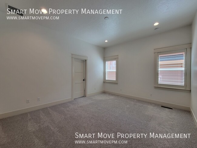 Building Photo - 2463 N Ashgrove Ln