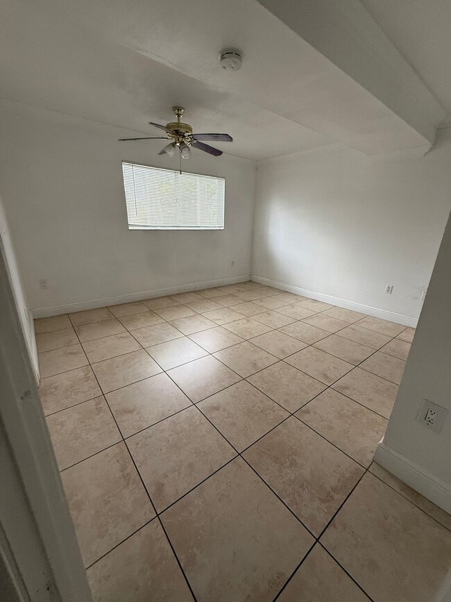 Building Photo - 2660 W 76th St