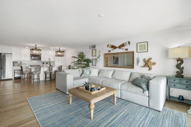 Building Photo - 420 64th Ave