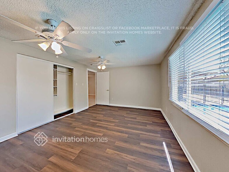 Building Photo - 13232 N 39th St