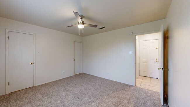 Building Photo - FREE JANUARY RENT!!!! REDUCED $1,325!!!!!!!!!