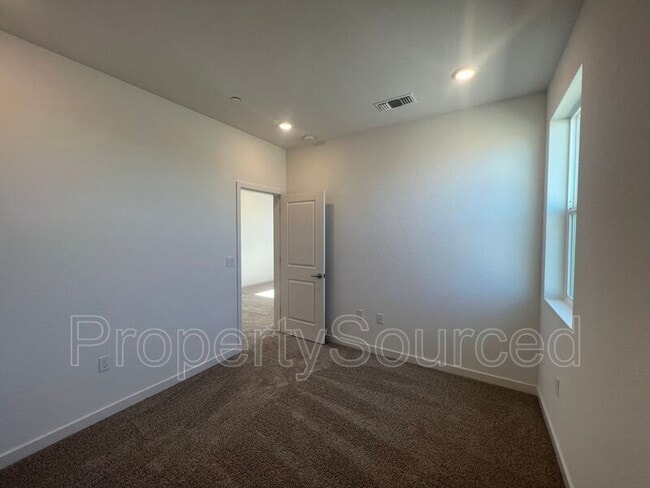 Building Photo - 1029 Pipit St