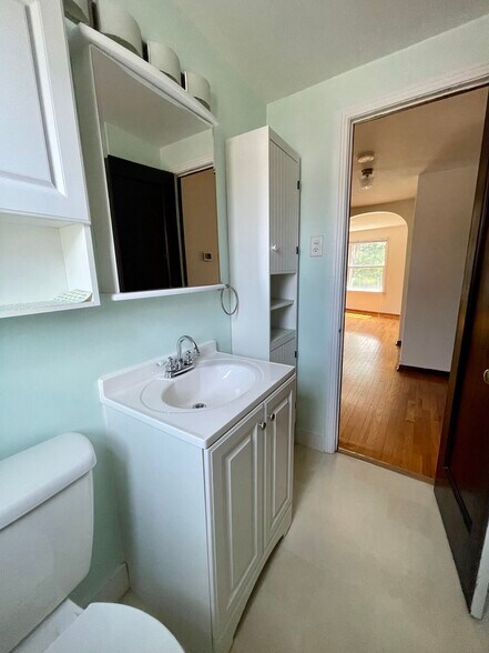 Bathroom - 1453 Woodbine St