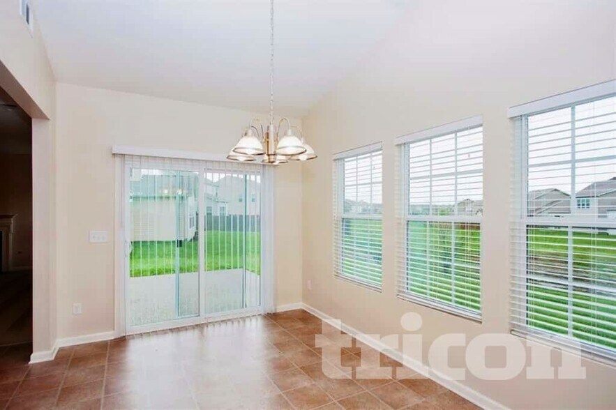 Building Photo - 2037 Silverton Cir