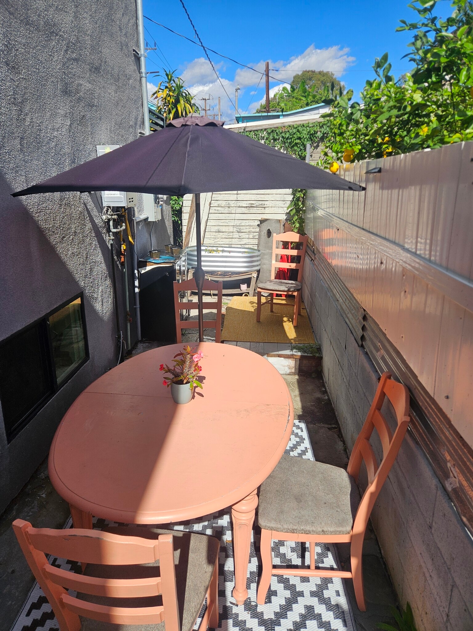 Building Photo - 5159 Clinton St