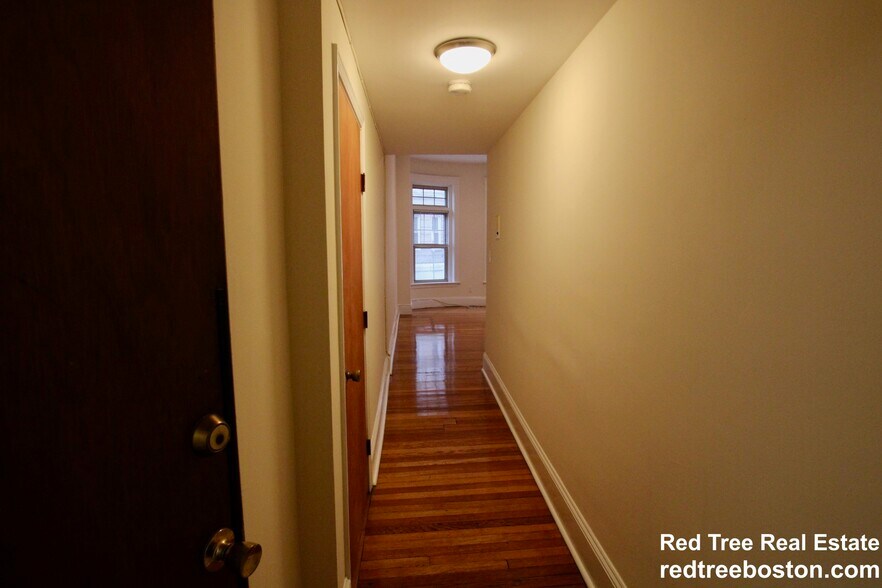 Primary Photo - 1315 Commonwealth Ave