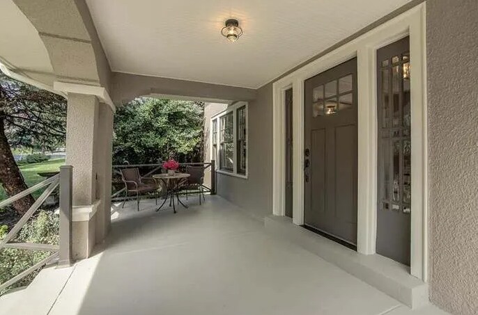 Building Photo - 36 W 58th St
