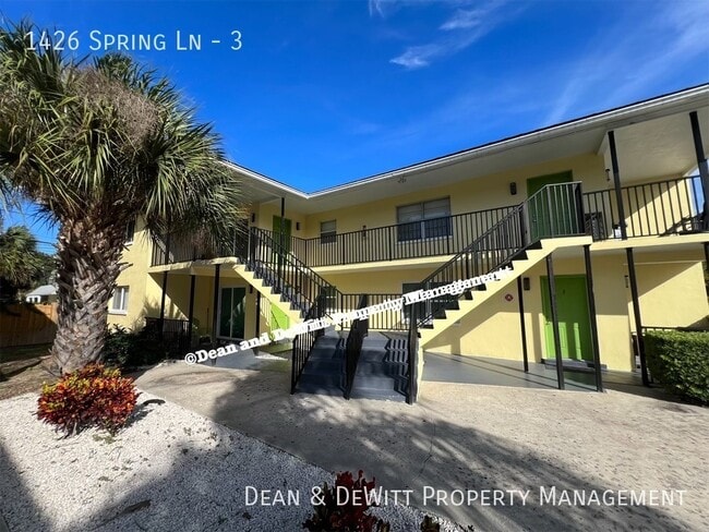 Building Photo - 1426 Spring Ln