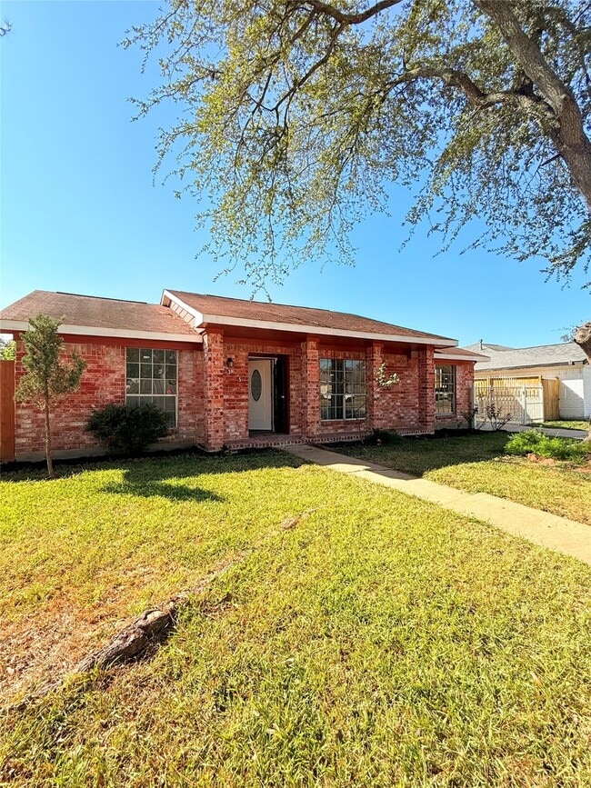 Building Photo - 12335 Huntington Field Dr