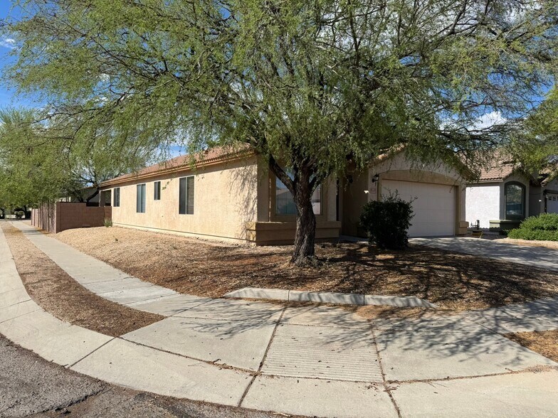 Building Photo - 12649 E Mandell Pass