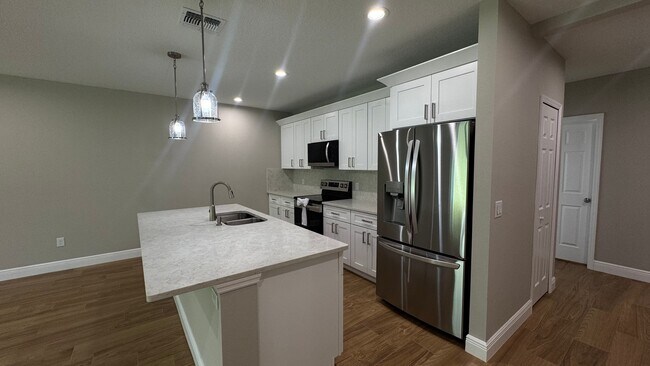Building Photo - 2232 Fernwood St