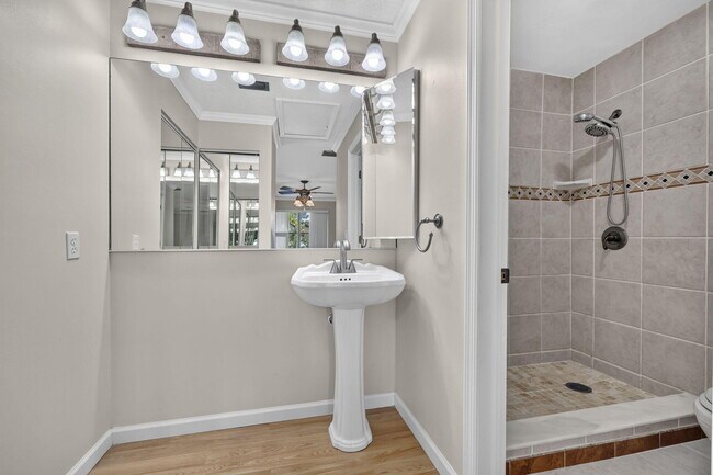 Building Photo - 184 Mastic Tree Ct