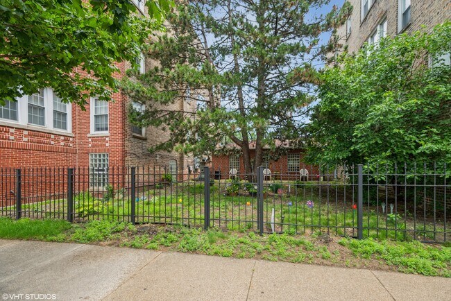 Building Photo - 8949 Skokie Blvd