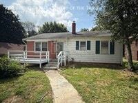 Building Photo - 828 Circle Dr