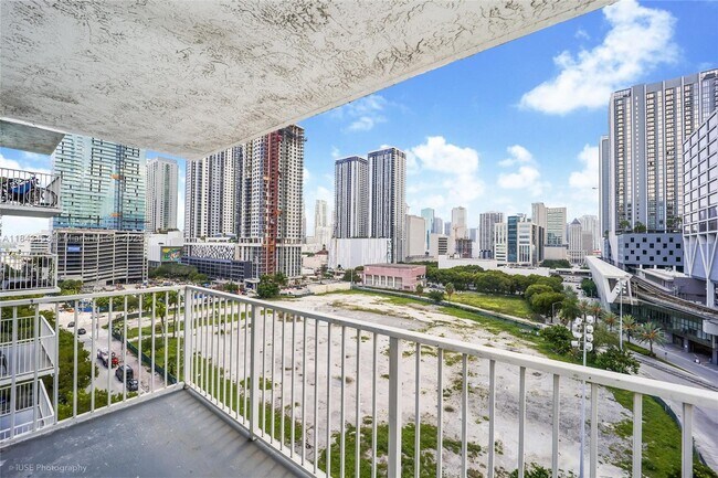 Building Photo - 850 N Miami Ave