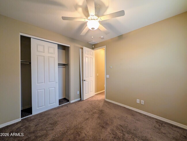 Building Photo - 923 S Osborn Ln