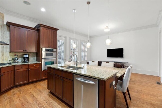 Building Photo - 4209 Whitby Way SE