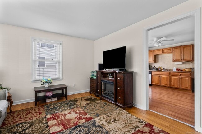 Building Photo - 214 Country Rd