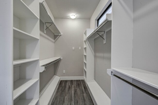 Building Photo - Modern Comfort Meets City Living — 3-Story Townhome Ready Now!