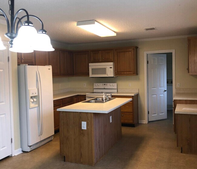 Kitchen - 124 Kent St