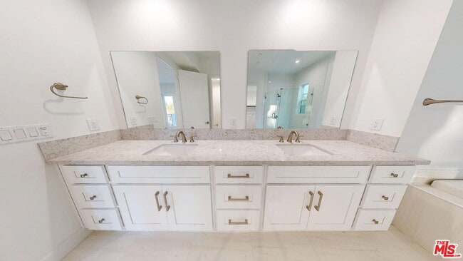 Building Photo - 8474 N. Camelia Court