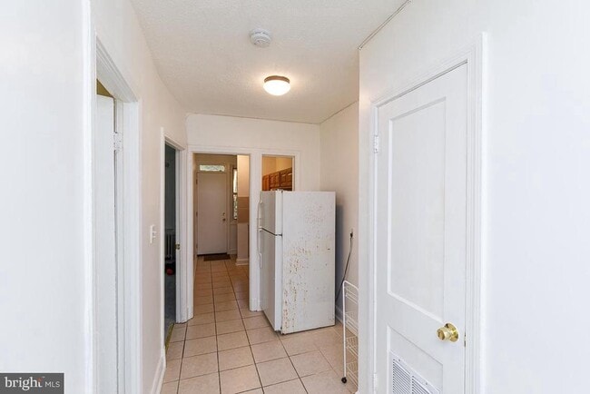 Building Photo - 430 Mellon St SE