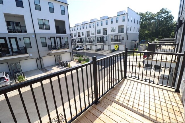 Building Photo - 110 Byrum St