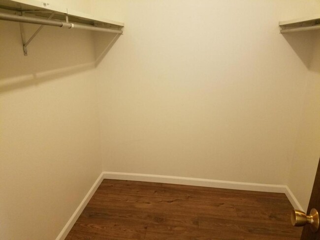 Building Photo - 1850 Folsom St., Unit 206
