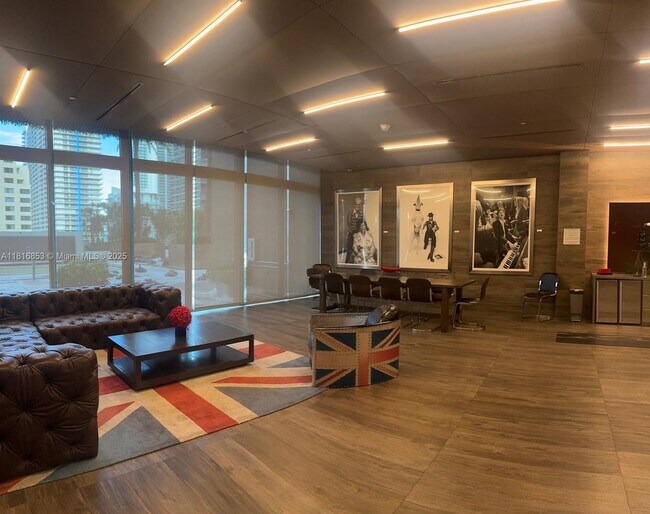 Building Photo - 1080 Brickell Ave
