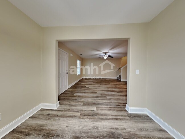 Building Photo - 2 Ristona Dr