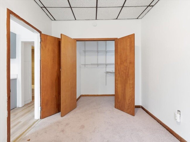 Building Photo - 98 W 47th St