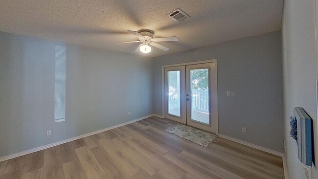 Building Photo - NO HOA! Wrap around porches, 1 block to the beach!