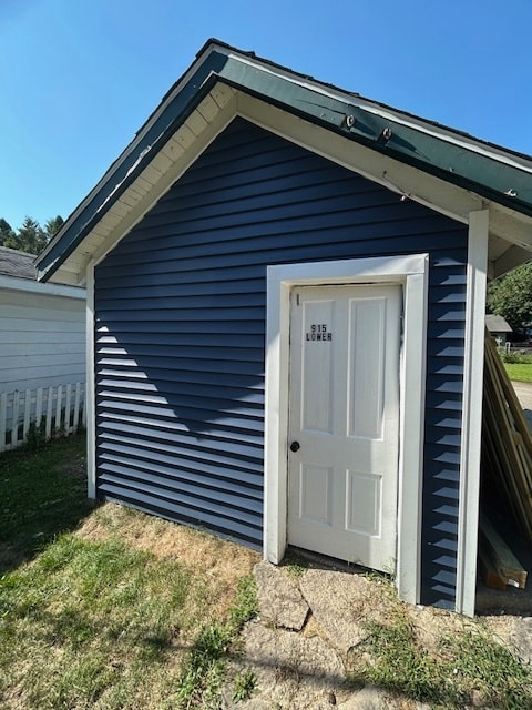 Building Photo - 915 Merrill St