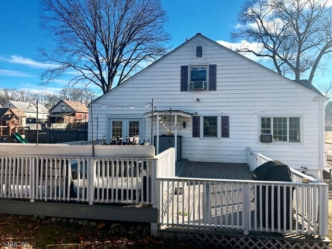 Building Photo - 96 Mill Rd