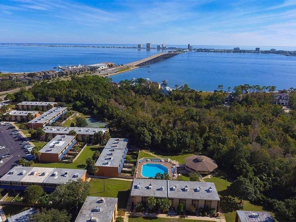Building Photo - 201 Pensacola Beach Rd